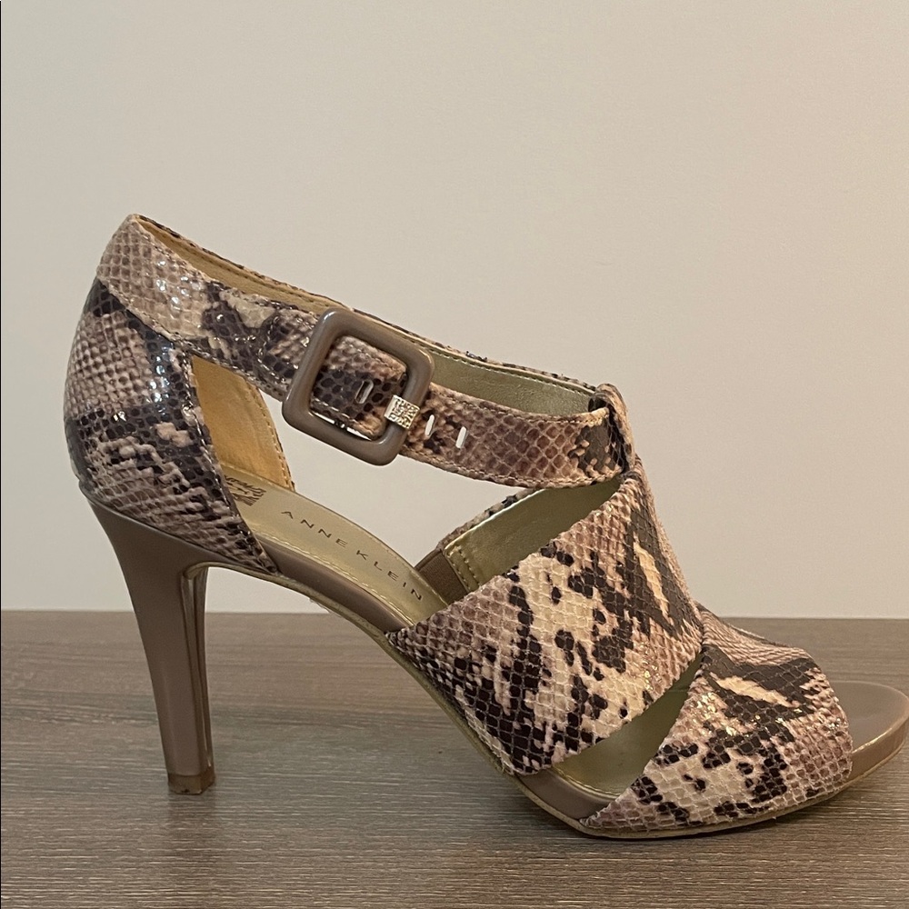 ANNE KLEIN Snakeskin Print Open-Toe Heel with Ankle Strap Size 8 - Picture 10 of 11